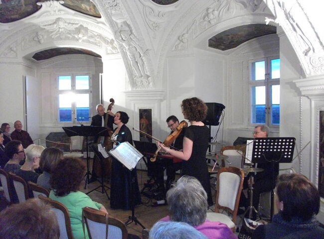 Das Svenja Kruse Schlossensemble im Rondellzimmer